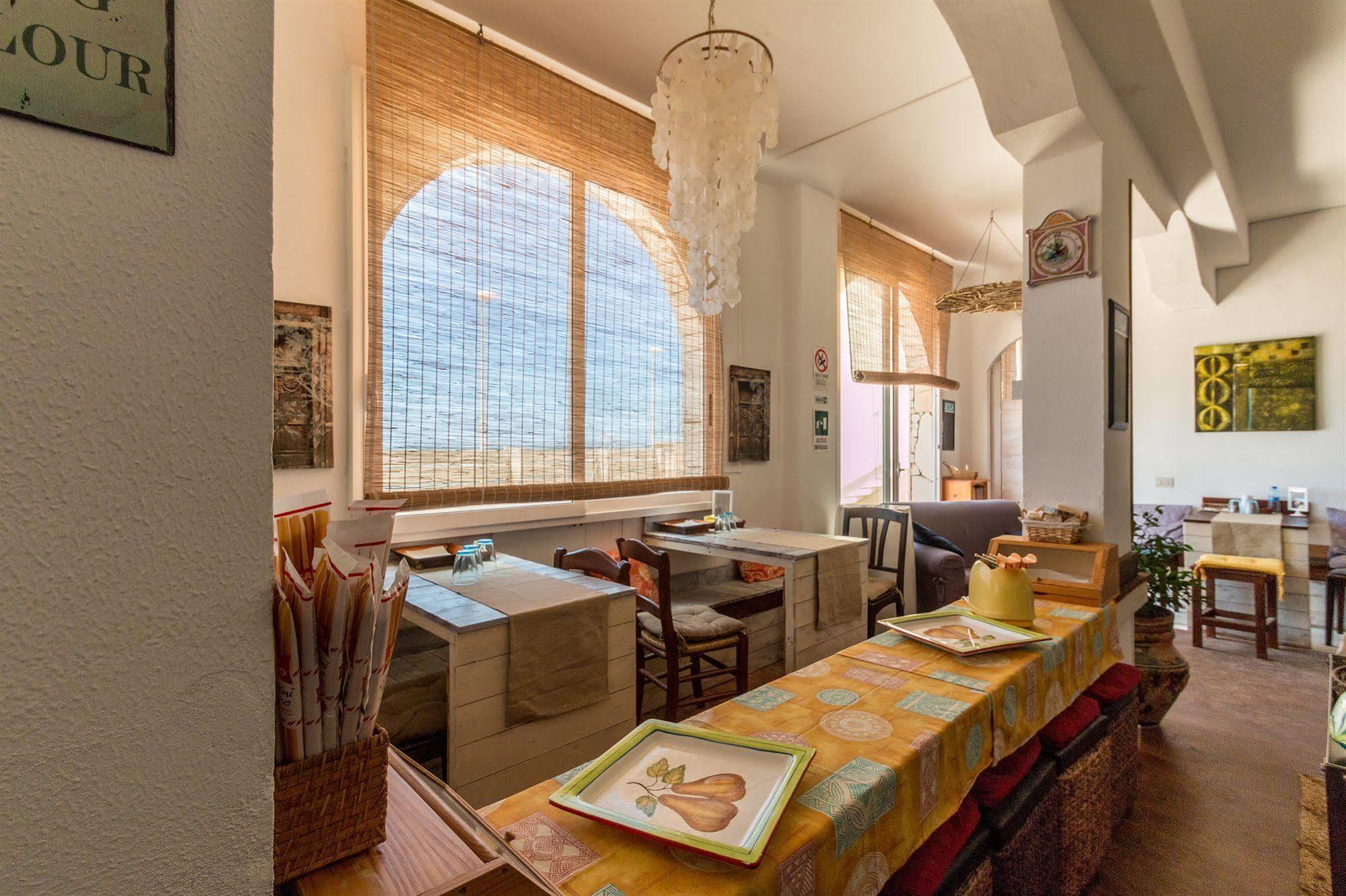Plaza Beach Hostel Santa Croce Camerina Extérieur photo